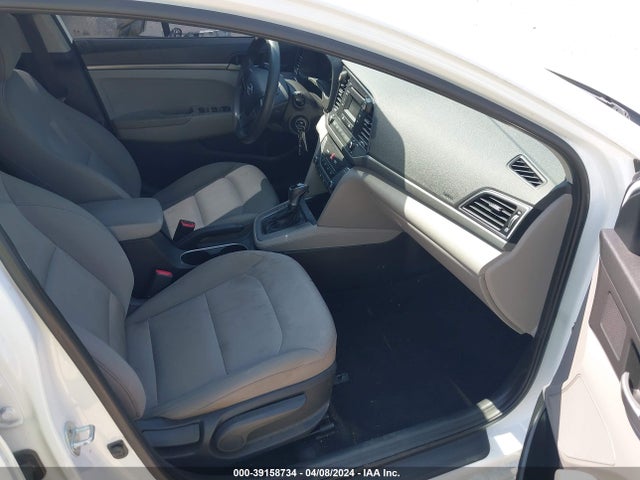 Hyundai ELANTRA SE 2017 5NPD74LF4HH106678 Image 5