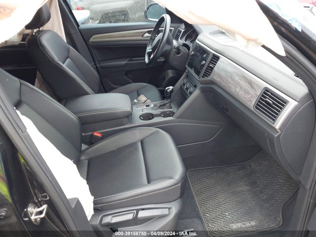 1V23C2CA7LC201772 Volkswagen Atlas Cross Sport 2.0t Se