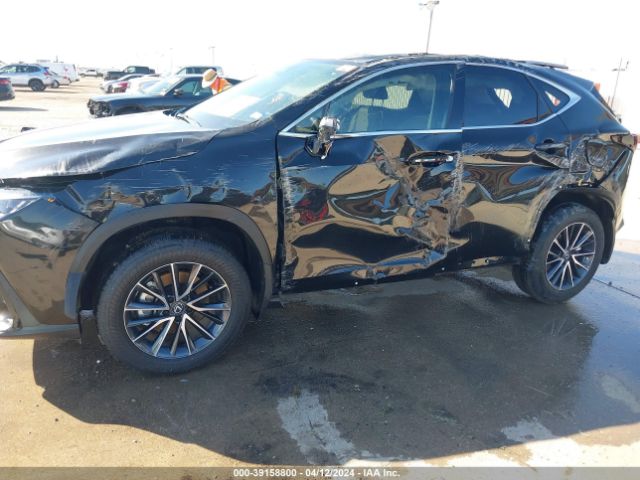 2T2GKCEZ2RC030441 Lexus Nx 350h Premium