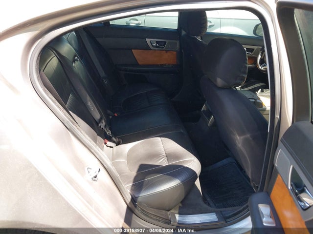 2009 JAGUAR XF SAJWA05B49HR05391 Photo 7