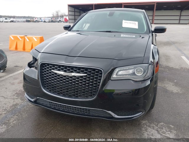 2C3CCAAG6JH151481 Chrysler 300 Touring