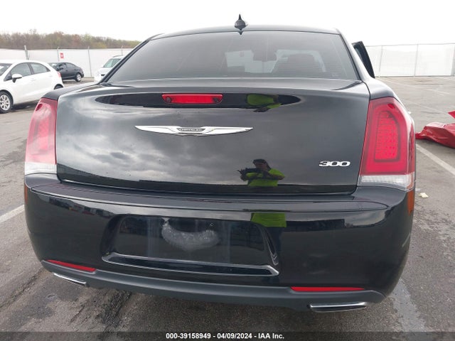 2C3CCAAG6JH151481 Chrysler 300 Touring