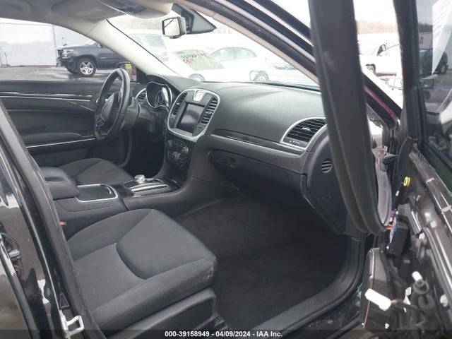 2C3CCAAG6JH151481 Chrysler 300 Touring