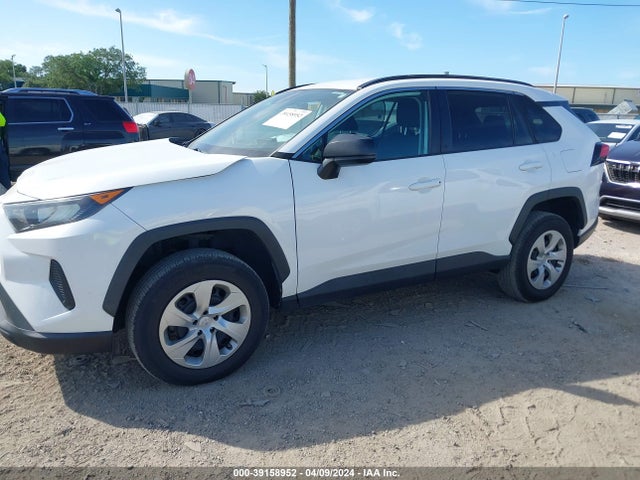 Toyota RAV4 LE 2019 2T3H1RFV1KW036821 Image 14