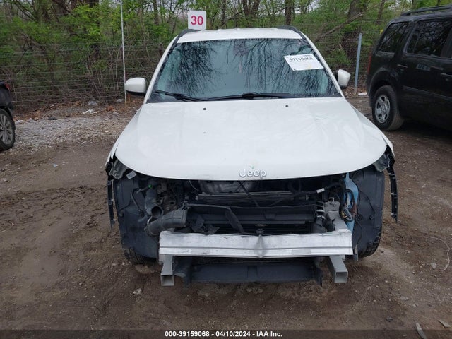 3C4NJDBB6JT291083 Jeep Compass Latitude 4x4