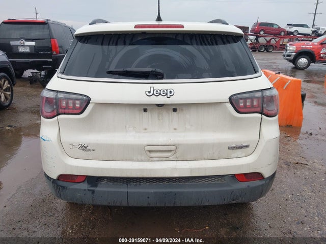 3C4NJCBB2JT233739 Jeep Compass Latitude Fwd