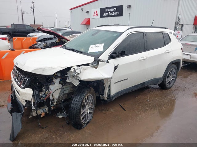 3C4NJCBB2JT233739 Jeep Compass Latitude Fwd