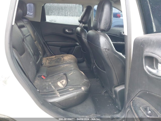 3C4NJCBB2JT233739 Jeep Compass Latitude Fwd