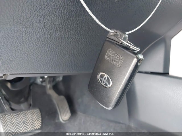Toyota Rav4 Xle 2018 JTMWFREV8JJ183113 Image 11