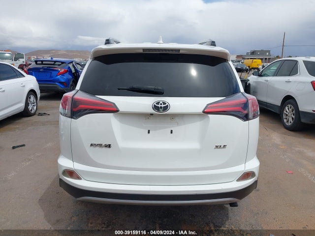 Toyota Rav4 Xle 2018 JTMWFREV8JJ183113 Image 16
