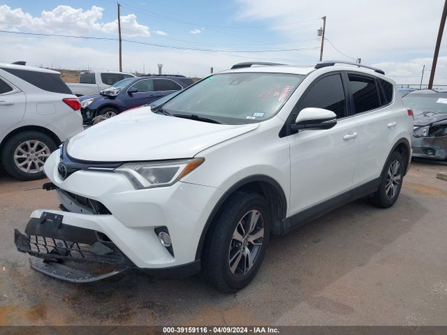 Toyota Rav4 Xle 2018 JTMWFREV8JJ183113 Image 2