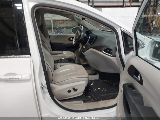 Chrysler Pacifica Limited 2017 2C4RC1GG8HR571695 Image 5