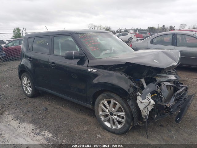 KIA SOUL + 2018 KNDJP3A51J7590374 Image 1