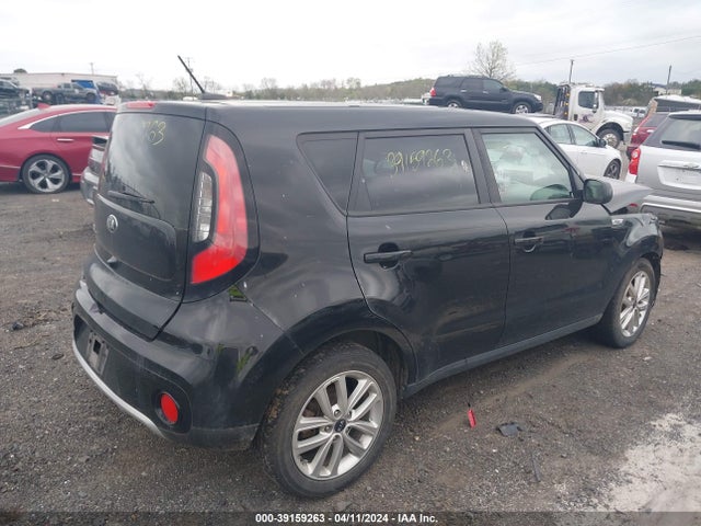 KIA SOUL + 2018 KNDJP3A51J7590374 Image 4