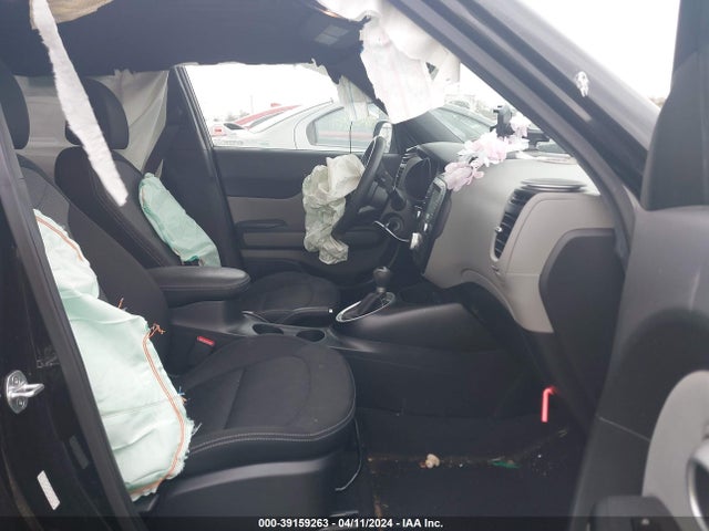 KIA SOUL + 2018 KNDJP3A51J7590374 Image 5
