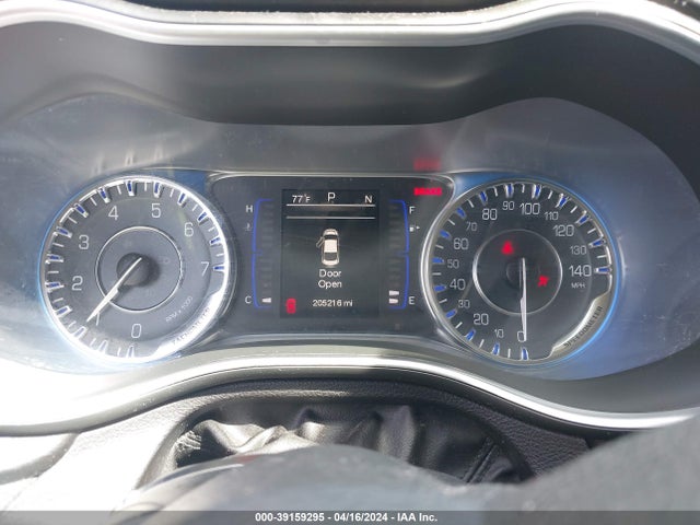 Chrysler 200 Limited 2015 1C3CCCAB5FN717029 Image 7