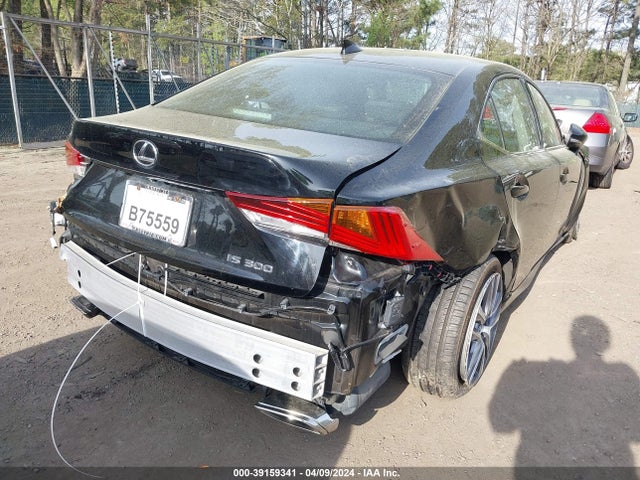 Lexus IS 300 2018 JTHBA1D20J5069183 Image 4