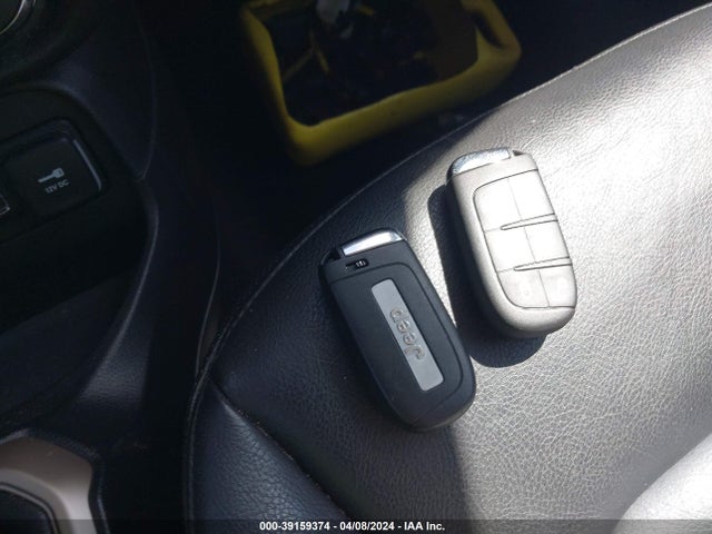 Jeep Renegade Limited 2015 ZACCJBDT3FPC24571 Image 11
