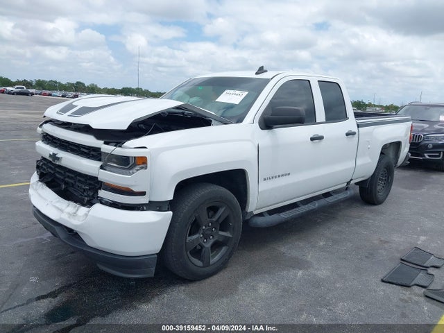 Chevrolet Silverado 1500 Custom 2018 1GCRCPEH2JZ354167 Image 2