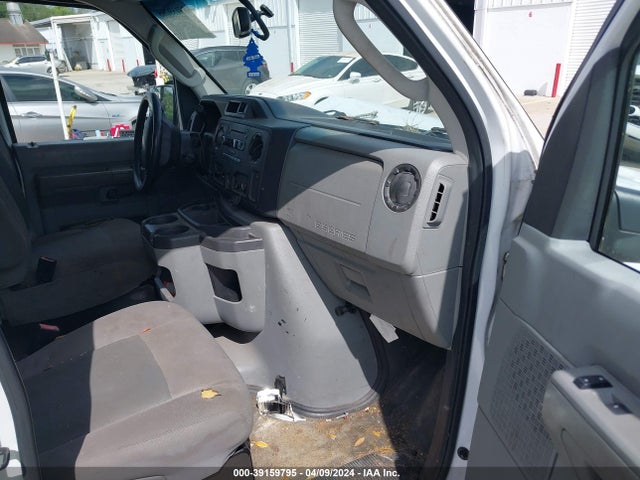 Ford E-350 Super Duty Xlt 2014 1FBNE3BL9EDA40677 Image 5