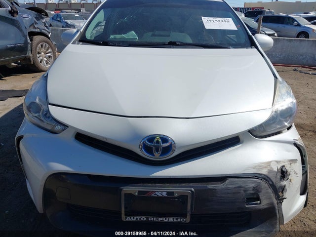 Toyota Prius V Four 2015 JTDZN3EU1FJ037311 Image 12
