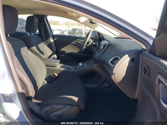 Chrysler 200 Limited 2015 1C3CCCAB6FN682159 Image 5