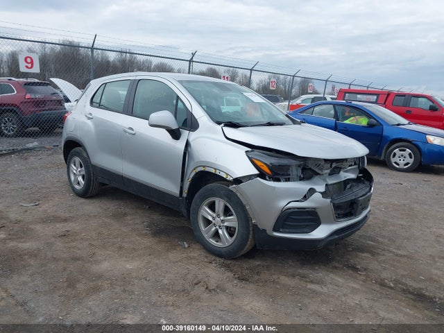 Chevrolet TRAX LS 2018 KL7CJNSB2JB723745 Image 1
