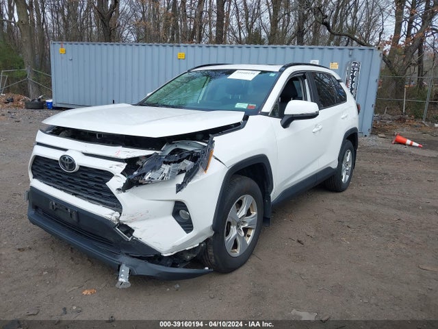Toyota Rav4 Xle 2020 JTMP1RFV9LD060410 Image 2