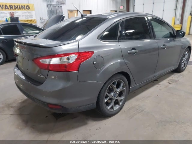 Ford FOCUS SE 2014 1FADP3F2XEL235721 Image 4