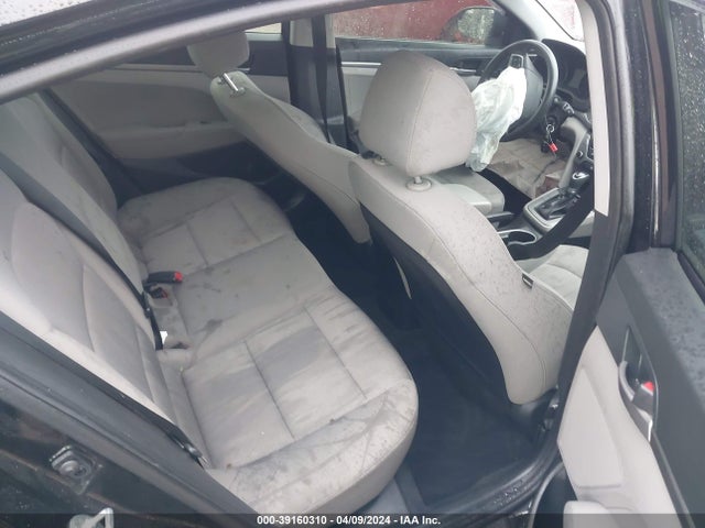 Hyundai ELANTRA SE 2018 5NPD74LF3JH353809 Image 8