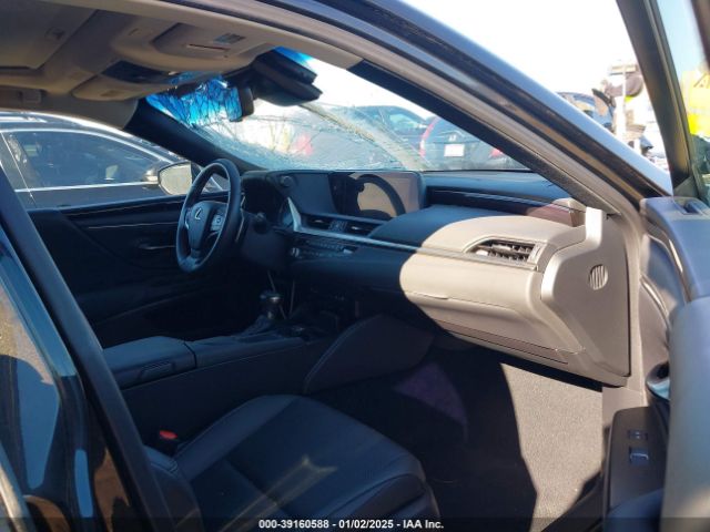 58ADA1C17MU013100 Lexus ES 300H