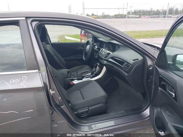 Honda ACCORD LX 2017 1HGCR2F31HA286125 Image 5