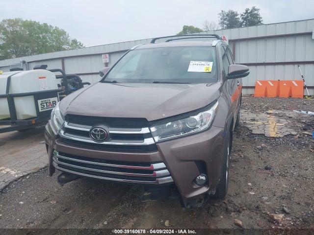 Toyota Highlander Limited 2017 5TDDZRFH0HS436512 Image 12