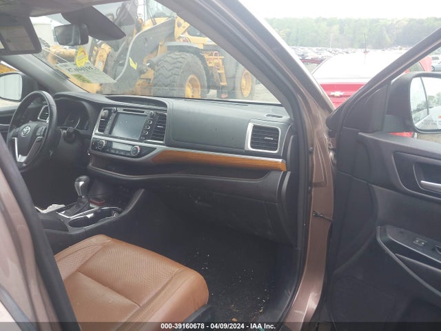 Toyota Highlander Limited 2017 5TDDZRFH0HS436512 Image 5
