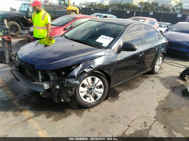 1G1PA5SG4F7236064 Chevrolet Cruze Ls Auto