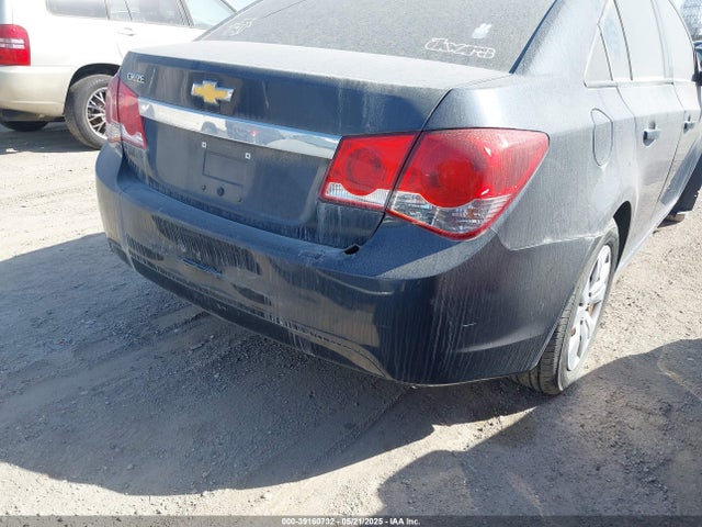 1G1PA5SG4F7236064 Chevrolet Cruze Ls Auto