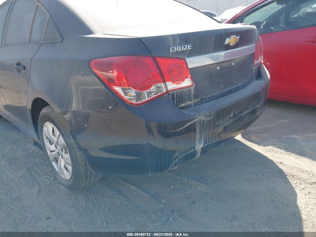 1G1PA5SG4F7236064 Chevrolet Cruze Ls Auto