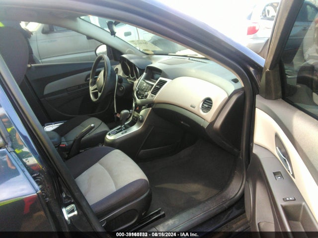 1G1PA5SG4F7236064 Chevrolet Cruze Ls Auto