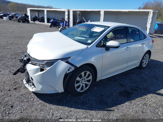 Toyota COROLLA LE 2022 JTDEPMAE3N3004956 Image 2