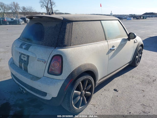 2010 MINI COOPER S WMWMF7C57ATX43977 Photo 3