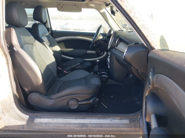 2010 MINI COOPER S WMWMF7C57ATX43977 Photo 4