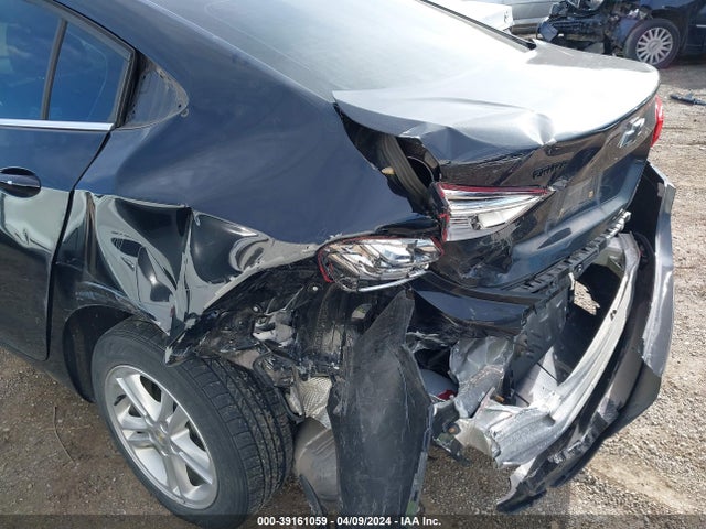 Chevrolet Cruze Lt Auto 2018 1G1BE5SMXJ7223073 Image 12