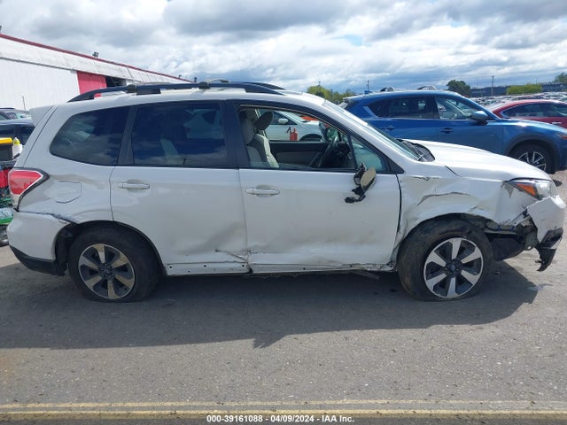 Subaru Forester 2.5i Premium 2017 JF2SJAEC7HG473901 Image 13
