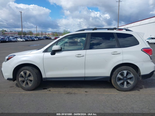 Subaru Forester 2.5i Premium 2017 JF2SJAEC7HG473901 Image 14