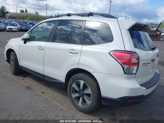 Subaru Forester 2.5i Premium 2017 JF2SJAEC7HG473901 Image 3