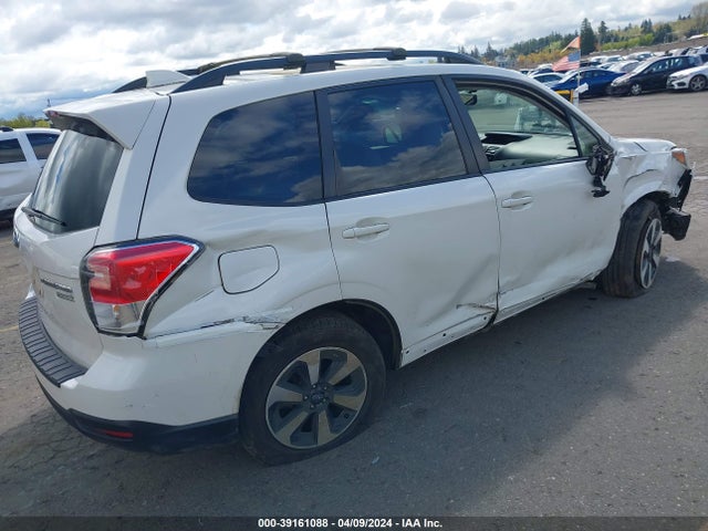 Subaru Forester 2.5i Premium 2017 JF2SJAEC7HG473901 Image 4