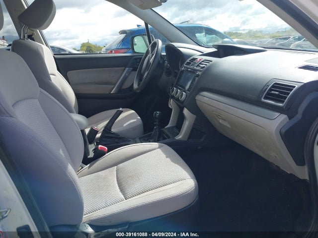 Subaru Forester 2.5i Premium 2017 JF2SJAEC7HG473901 Image 5