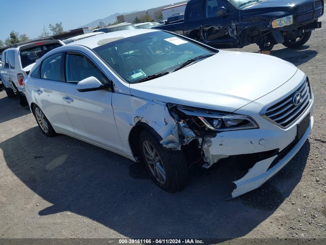 Hyundai SONATA SE 2017 5NPE24AF0HH582903 Image 1