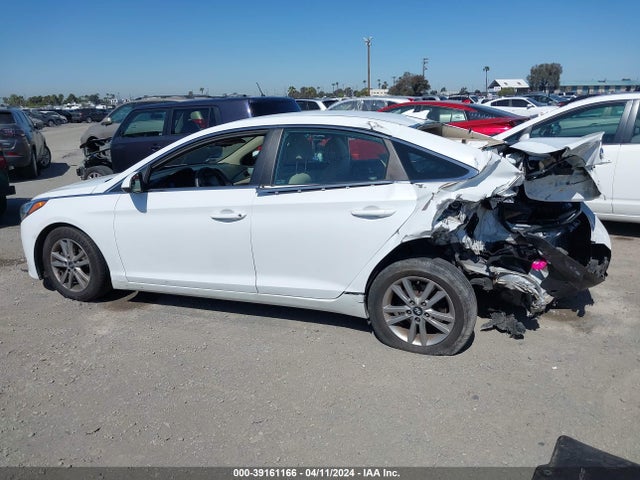 Hyundai SONATA SE 2017 5NPE24AF0HH582903 Image 13