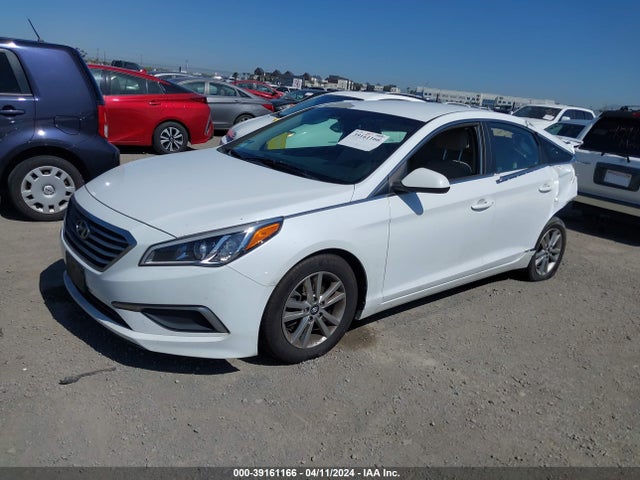 Hyundai SONATA SE 2017 5NPE24AF0HH582903 Image 2
